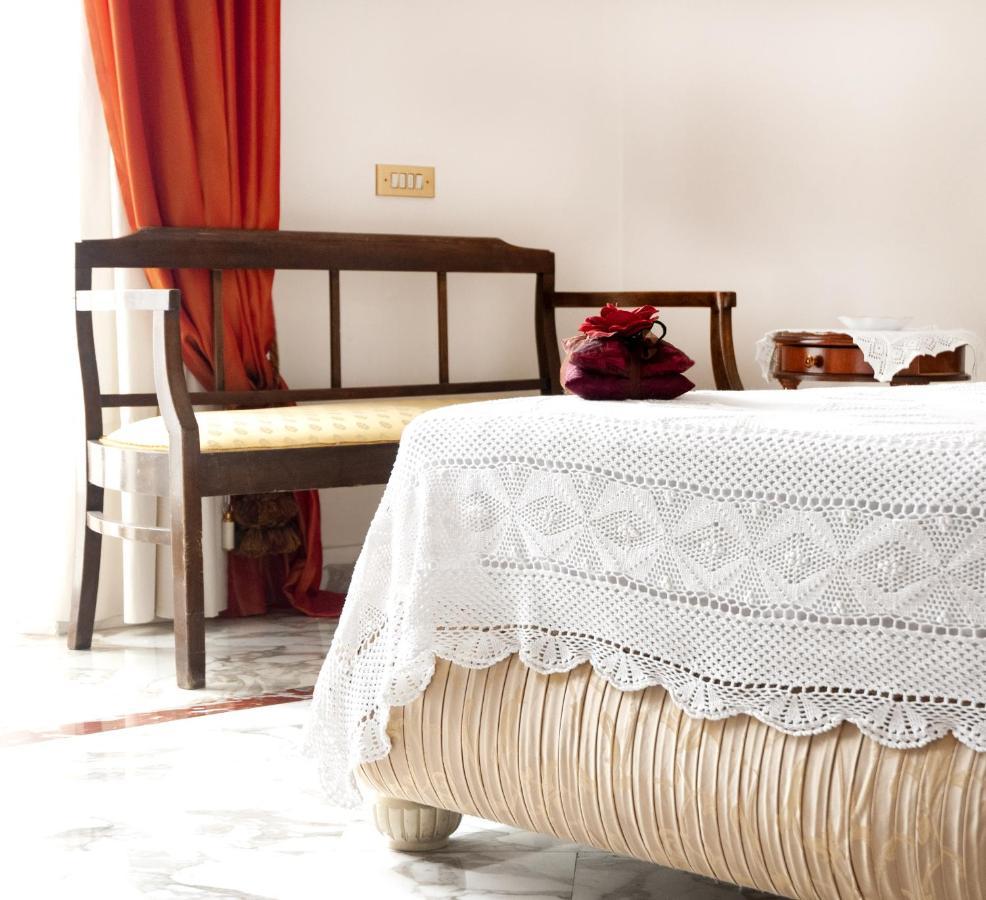 Bed and Breakfast Artis Domus Napoli Esterno foto